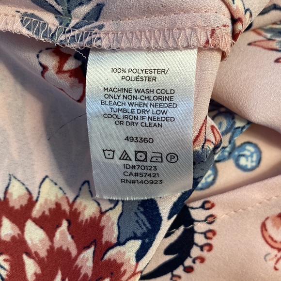 LOFT floral flutter-sleeve top size S - Picture 3 of 4